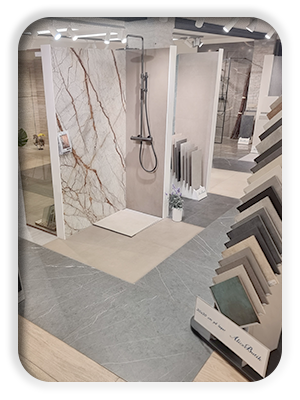 image of: showroom og udstillinger med fliser, h&aring;ndvaske og armaturer